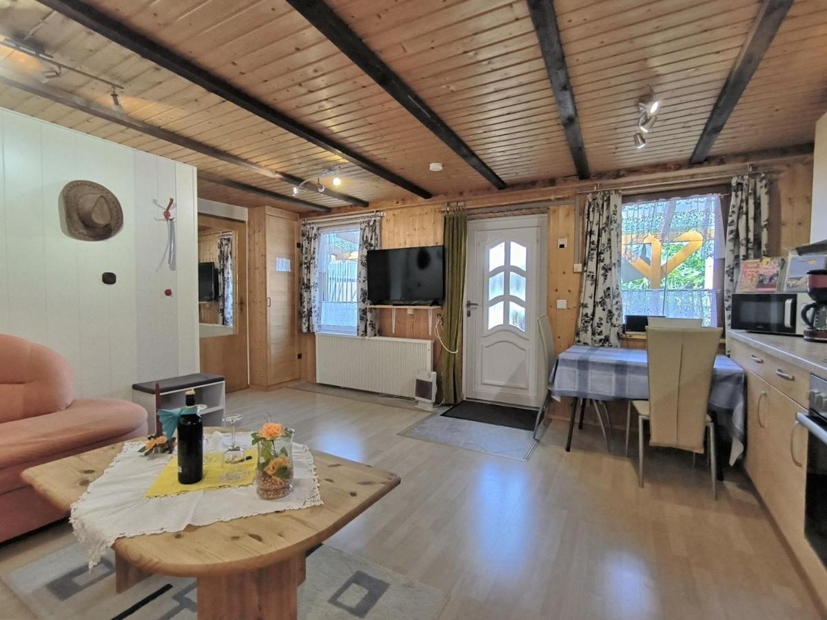 Ferienwohnung Mohnkopf - Unterkunft Fuer 2 Bis 3 Personen Mit Terrasse Jerrishoe Exterior photo